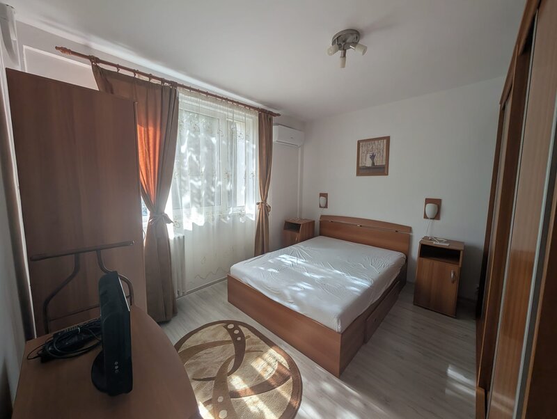 Parc Moghioros, metrou, apartament 2 camere, bloc reabilitat